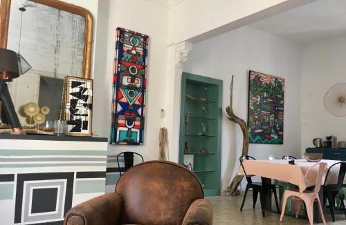 Montredon-des-Corbieres Bed & Breakfast | La Casa Deva - Maison d Artistes