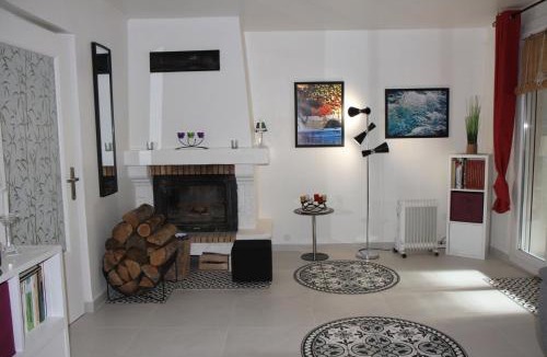 Thuir House | La Casa Felice