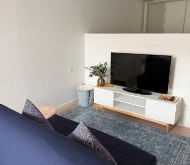 Grans Apartment | La Casa Grans - Appartement plein sud avec balcon