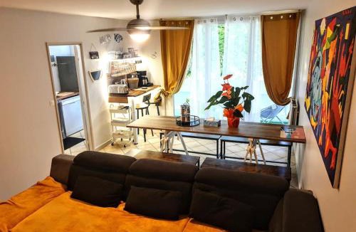 Villepinte Apartment | La Casa Picasso