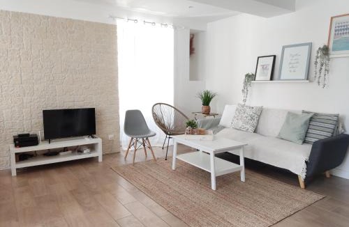 Opoul-Perillos House | La Casa Rosa