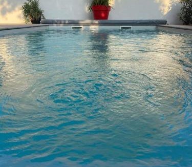 Saint-Hippolyte House | LA CASA SANILLS