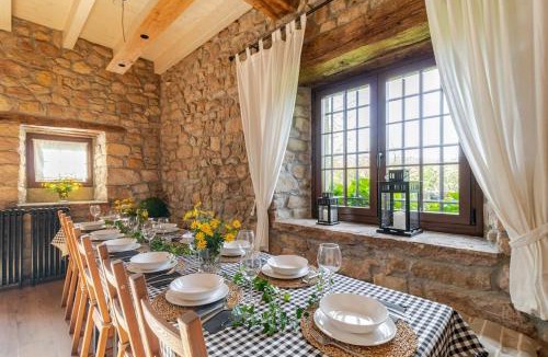Castaneda House | La Casa Vieja en Castañeda