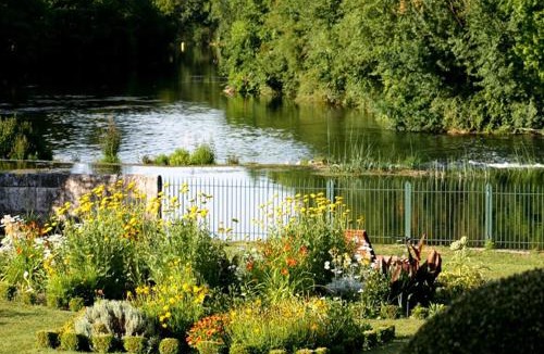 Saint-Meme-les-Carrieres Bed & Breakfast | La Cascade de Saintonge