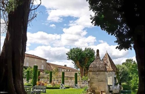 Saint-Meme-les-Carrieres Bed & Breakfast | La Cascade de Saintonge