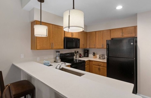 Arsenal Condo | La Cascada, San Antonio - 2 Bedroom Condo