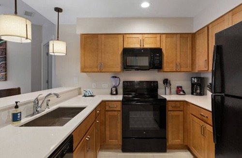 Arsenal Condo | La Cascada, San Antonio - 2 Bedroom Condo