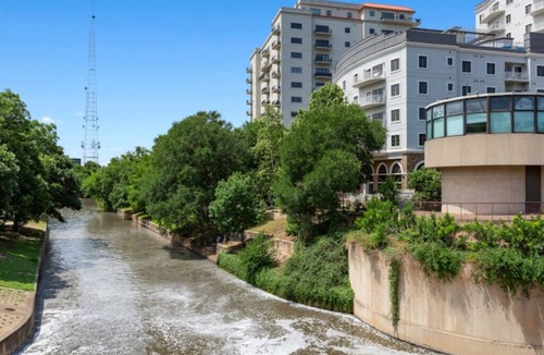 Arsenal Condo | La Cascada, San Antonio - 2 Bedroom Condo