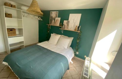 Bogny-sur-Meuse Apartment | La Cascade verte/Appartement/jardin/parking