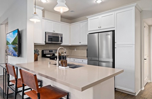 Anaheim Colony Historic District House | La Casita - 31+ Day Stay - Centrally Located in Anaheim Colony Historic District