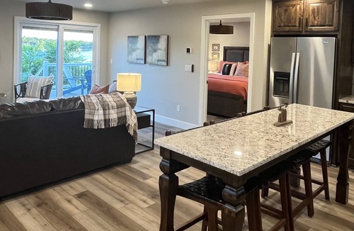 Grove Cottage | La Casita! Brand new cottage with boat parking overlooking Honey Creek Marina!