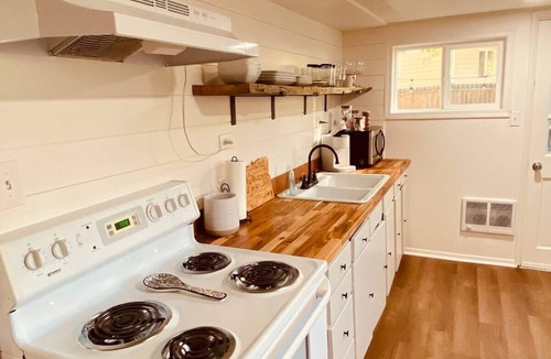 Prineville Cottage | La Casita de Main Calle