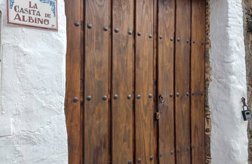 Castillo de Bayuela House | La Casita De Albino