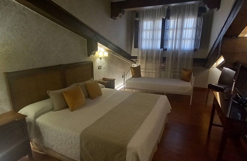 Santillana del Mar Hotel | La Casona de Revolgo