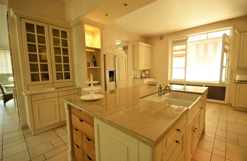 Auray House | LA CASTEL JEANNETTE PRESTIGE VILLA