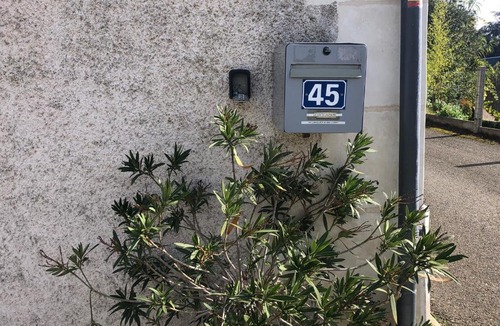 Lunay House | La cav ô lauriers