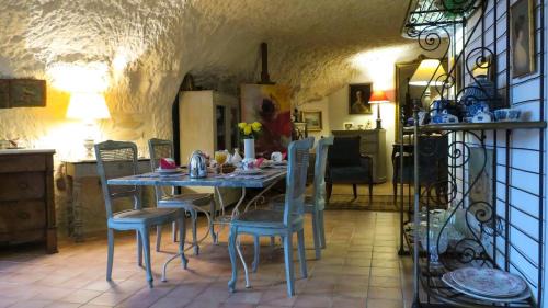 Troo Bed & Breakfast | La cave de l'éperon troglodyte