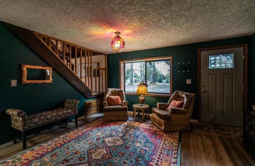 La Center House | La Center Lodge