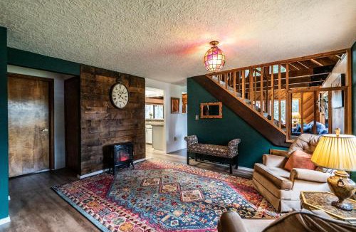 La Center House | La Center Lodge