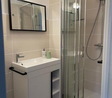 Riols Bed & Breakfast | La Cerisaie - Chambres d'hôtes & gites