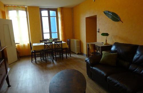 Ferreux-Quincey House | La Cerisaie