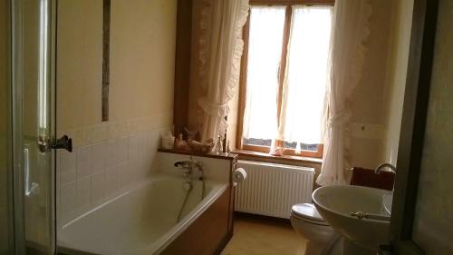 Saint-Pierre-de-Fursac Bed & Breakfast | La Châtaigne Dorée