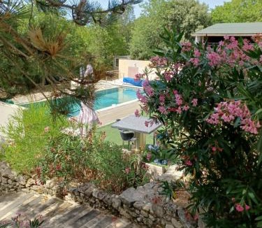 Saint-Paul-Trois-Chateaux Villa | La chênaie