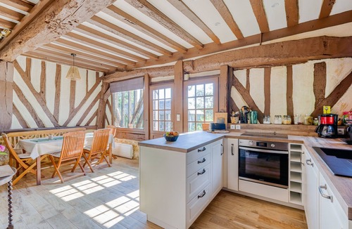 Les Authieux-sur-Calonne House | La Charretterie 🍏 Norman house with large garden