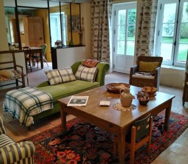 Montbizot House | La Chabossière