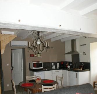 Saint-Jean-du-Bois House | La Chaine