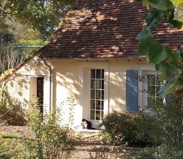 Saint-Jean-du-Bois House | La Chaine