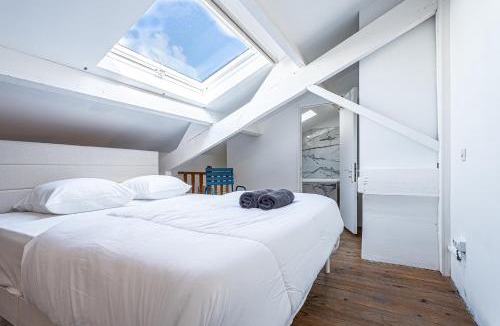 Fabron Apartment | La Chaise Bleue
