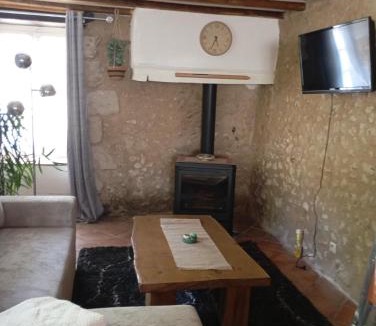 Saint-Aquilin House | La chaise