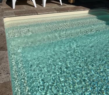 Saint-Caprais-de-Bordeaux House | la chambre d amis
