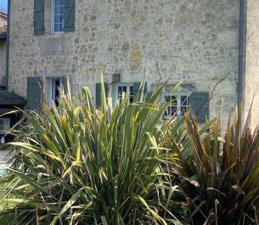Saint-Caprais-de-Bordeaux House | la chambre d amis