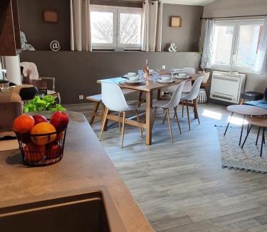 Lapalud House | LA CHAMADE maison de village climatisée