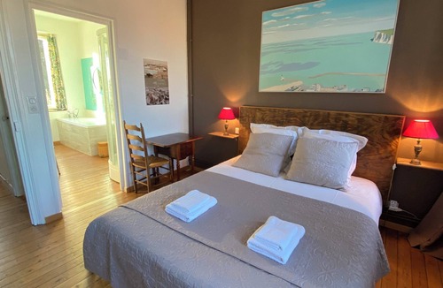 Ponts-et-Marais Bed & Breakfast | La Chambre Claire