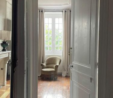 Louhans House | La Chambre d'Adèle