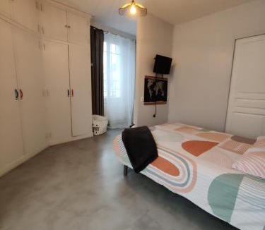 Montfort-le-Gesnois Bed & Breakfast | la chambre d'Andrea