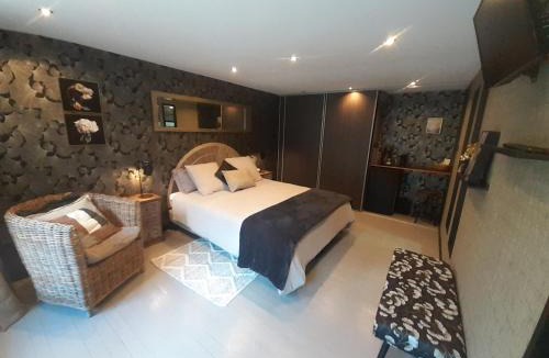 Saint-Pierre-le-Vieux House | La chambre d'Hôt'ize