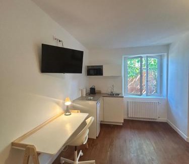 Bouloc Apartment | La chambre de Bouloc confortable et calme
