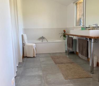 Les Iffs Bed & Breakfast | La Chambre de Claire