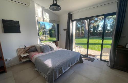 Castelnau-le-Lez House | La chambre de Laura