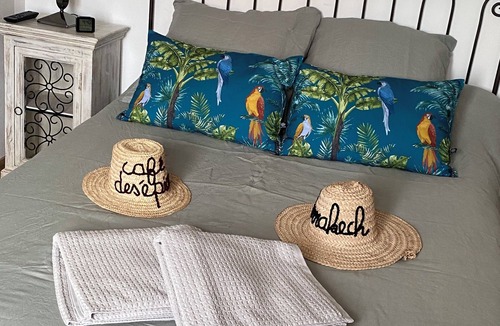 Mont-Saint-Eloi Bed & Breakfast | LA CHAMBRE DES TOURS