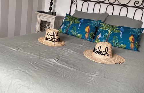 Mont-Saint-Eloi Bed & Breakfast | LA CHAMBRE DES TOURS