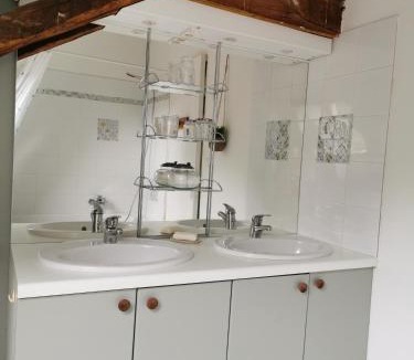 Mayet Bed & Breakfast | La chambre des vergers de St Nicolas