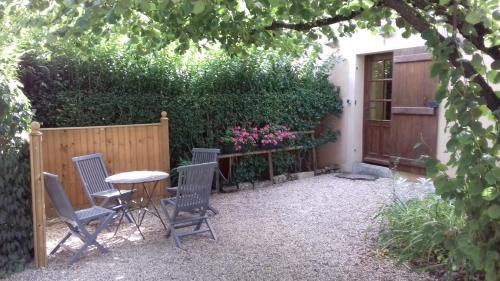 Martailly-Les-Brancion Bed & Breakfast | La Chambre des Buissonnats