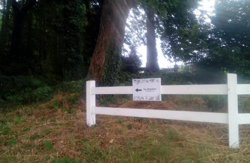 Fleurigne Bed & Breakfast | La Chambre Montbrault