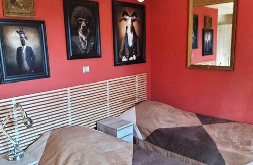 Echinghen Other | La Chambre Rouge