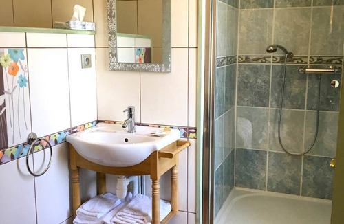 Echinghen Other | La Chambre Rouge